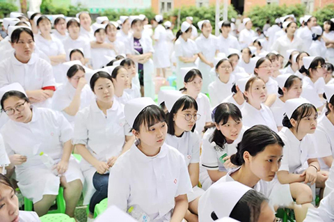 2020年重庆有中专升全日制大专的卫校吗？